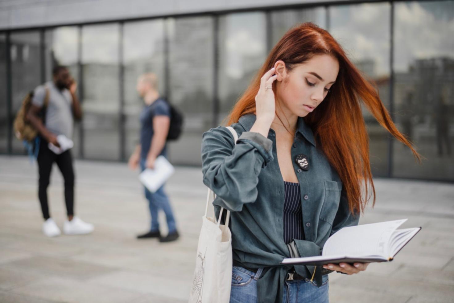 Strategic planning session for procurement budget optimization